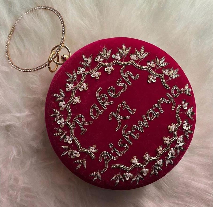 Embroidery Round Shape Clutch with Bangle